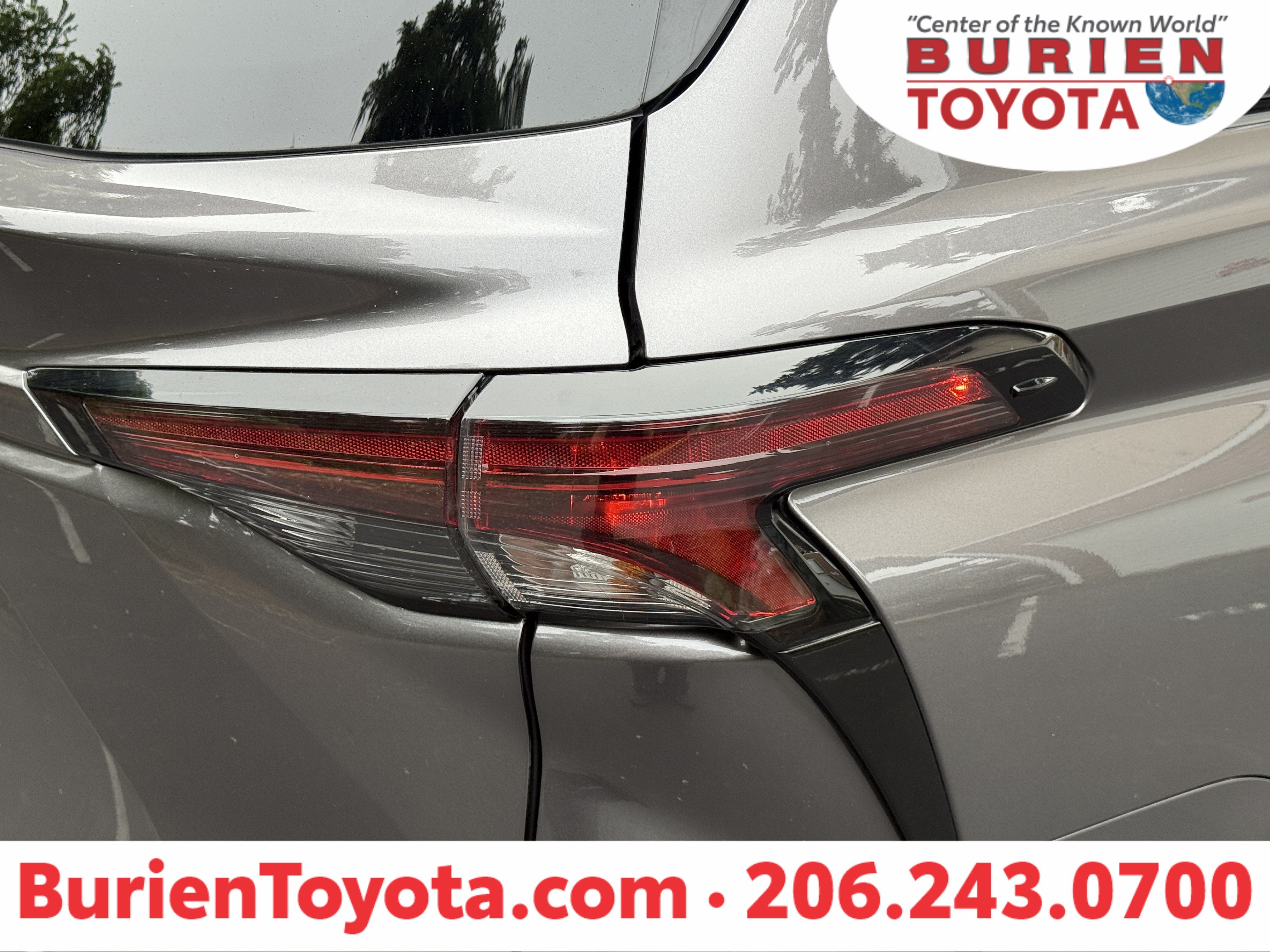 2023 Toyota Sienna XLE 8-Passenger