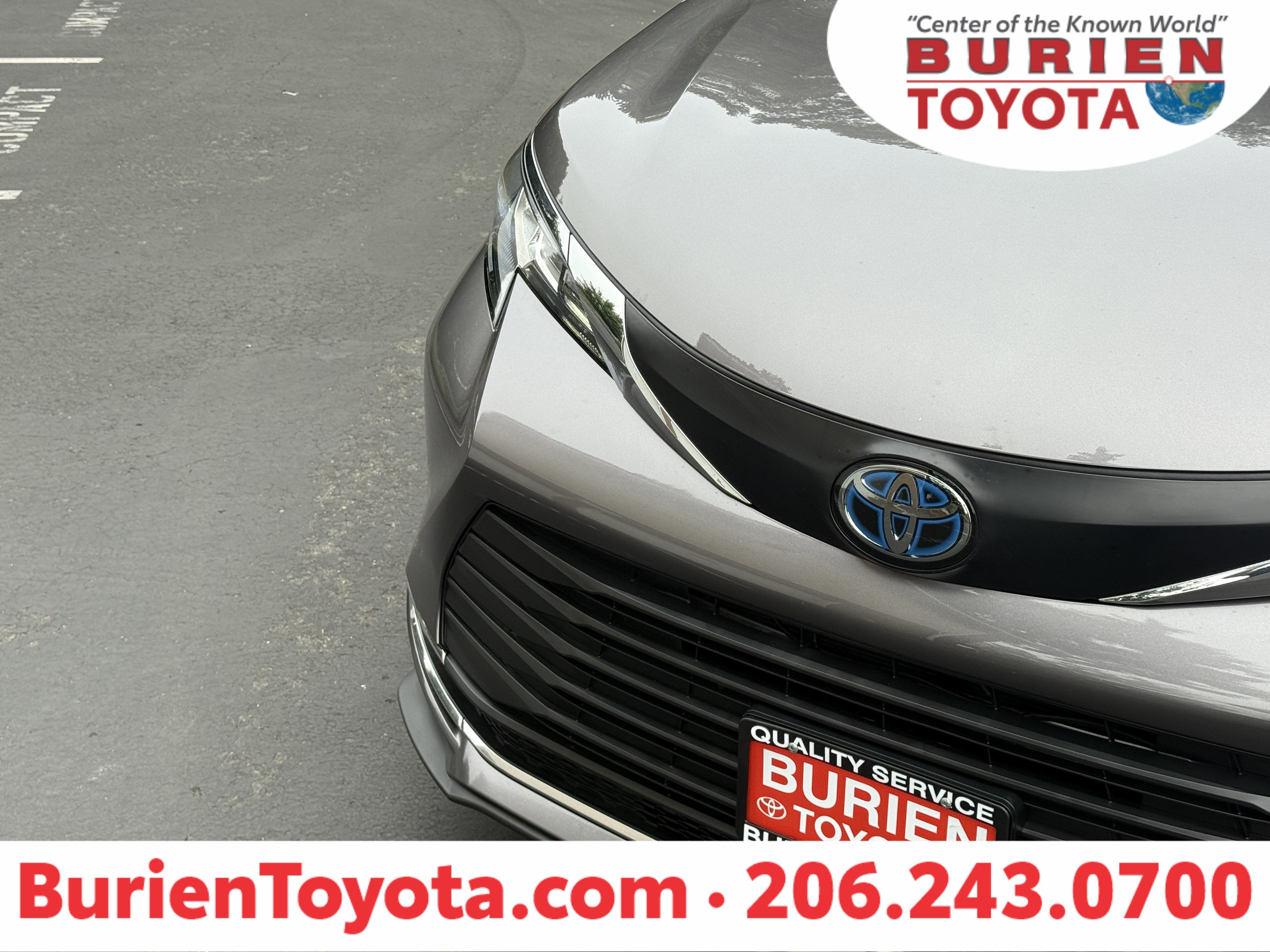 2023 Toyota Sienna XLE 8-Passenger