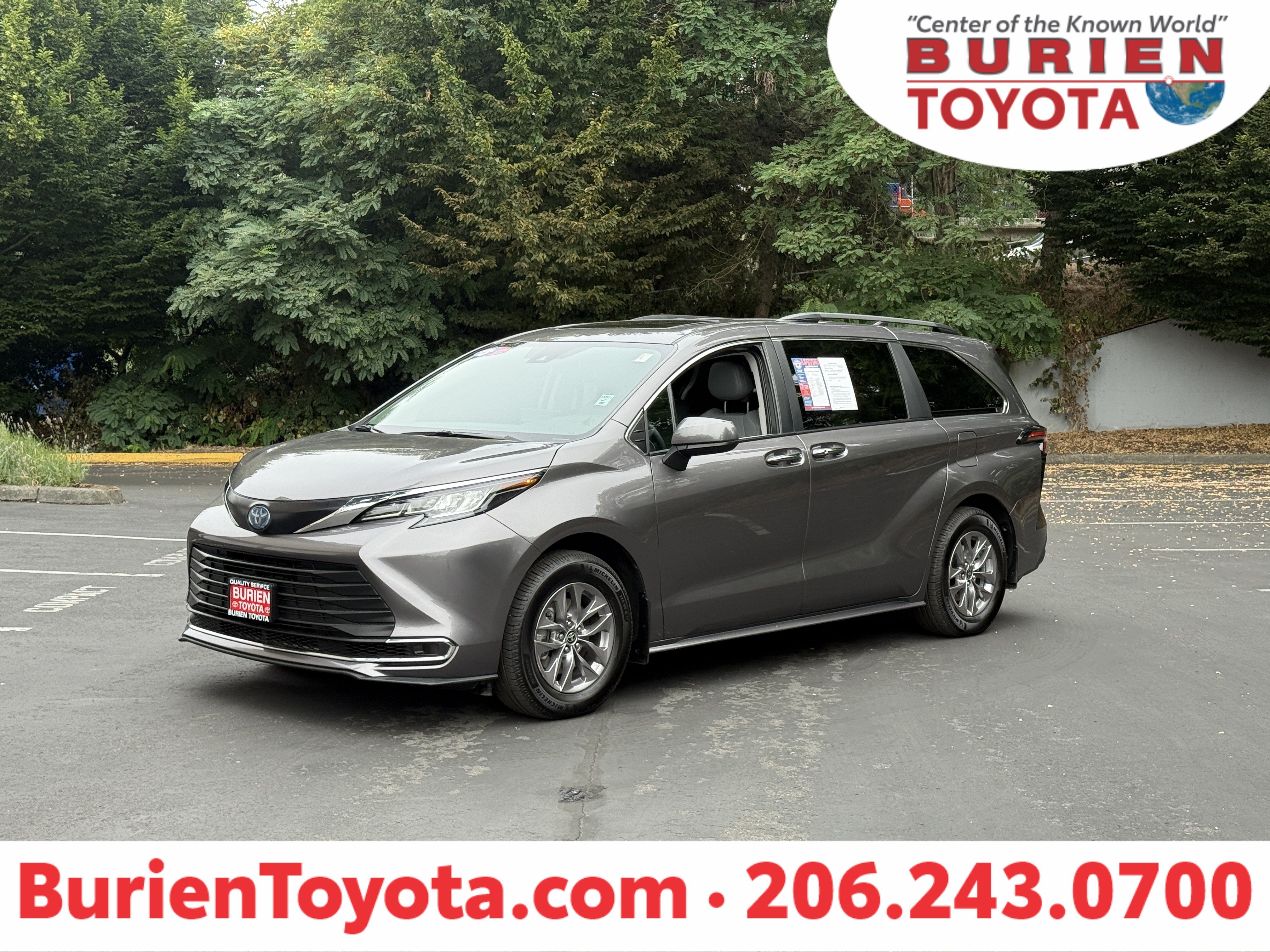 2023 Toyota Sienna XLE 8-Passenger