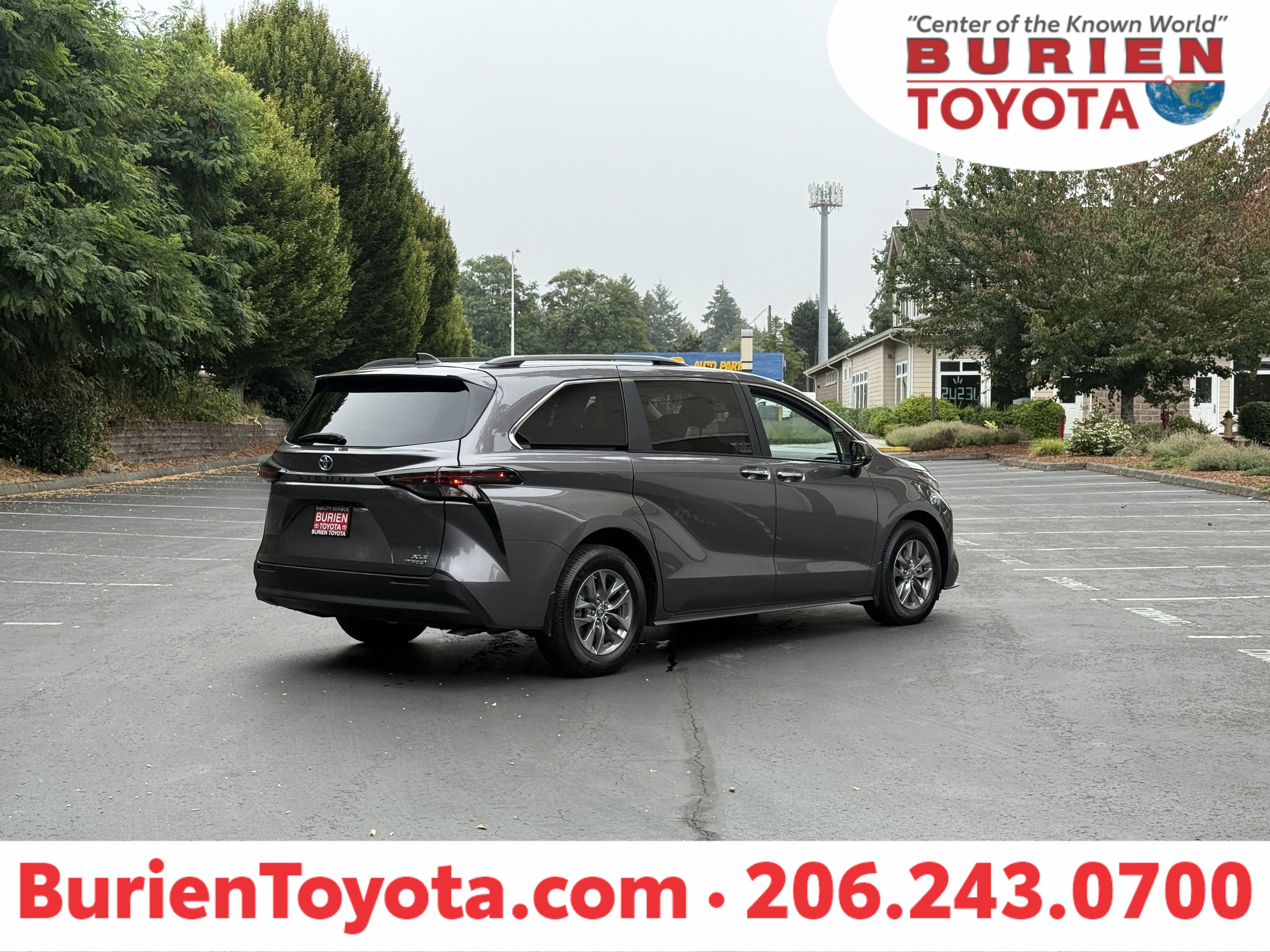 2023 Toyota Sienna XLE 8-Passenger