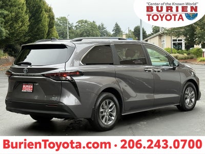 2023 Toyota Sienna XLE 8-Passenger