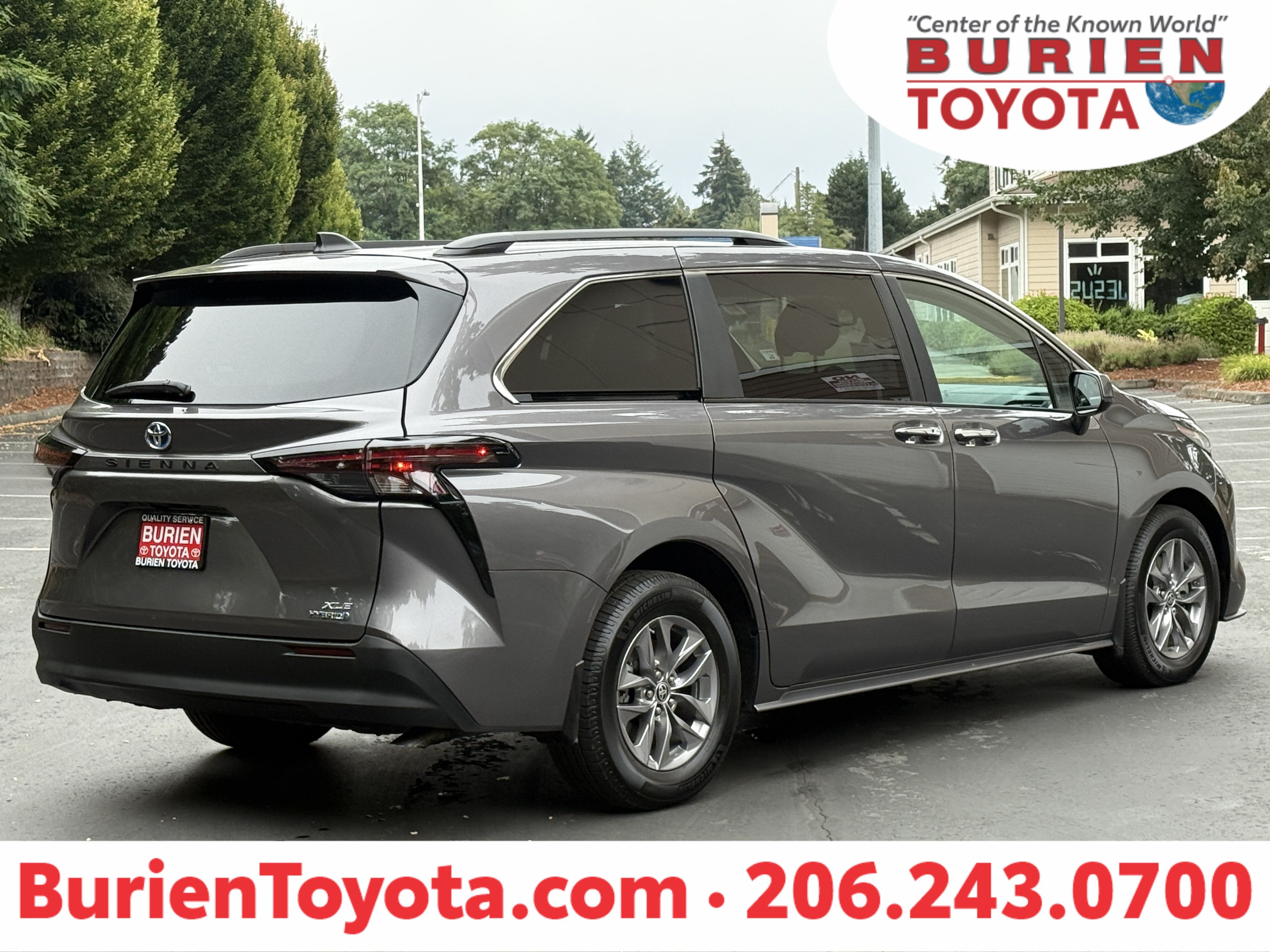 2023 Toyota Sienna XLE 8-Passenger