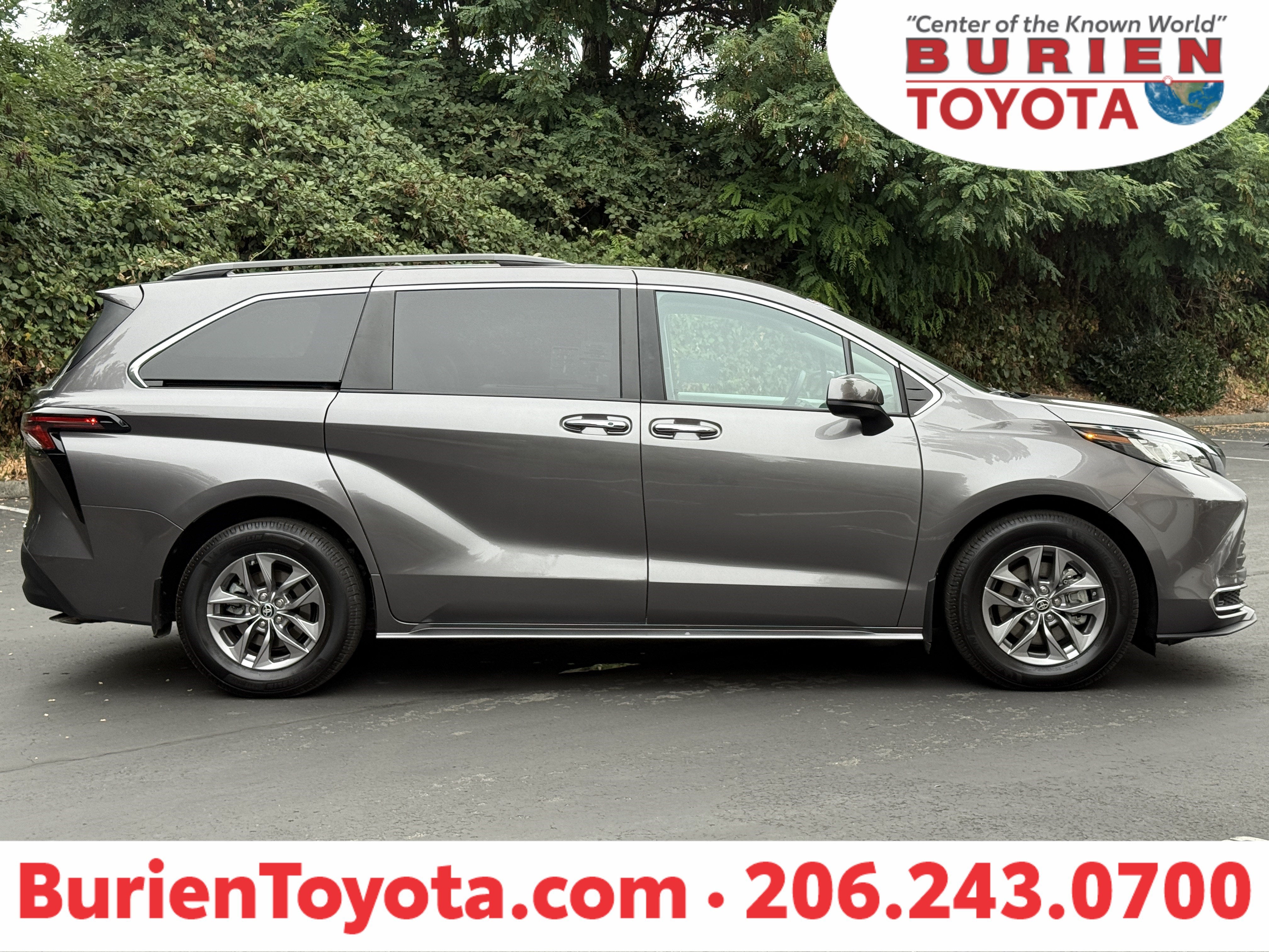 2023 Toyota Sienna XLE 8-Passenger