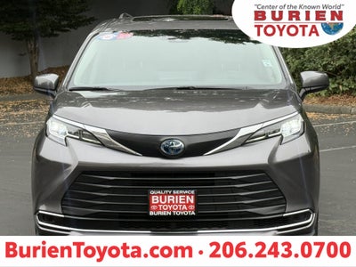 2023 Toyota Sienna XLE 8-Passenger