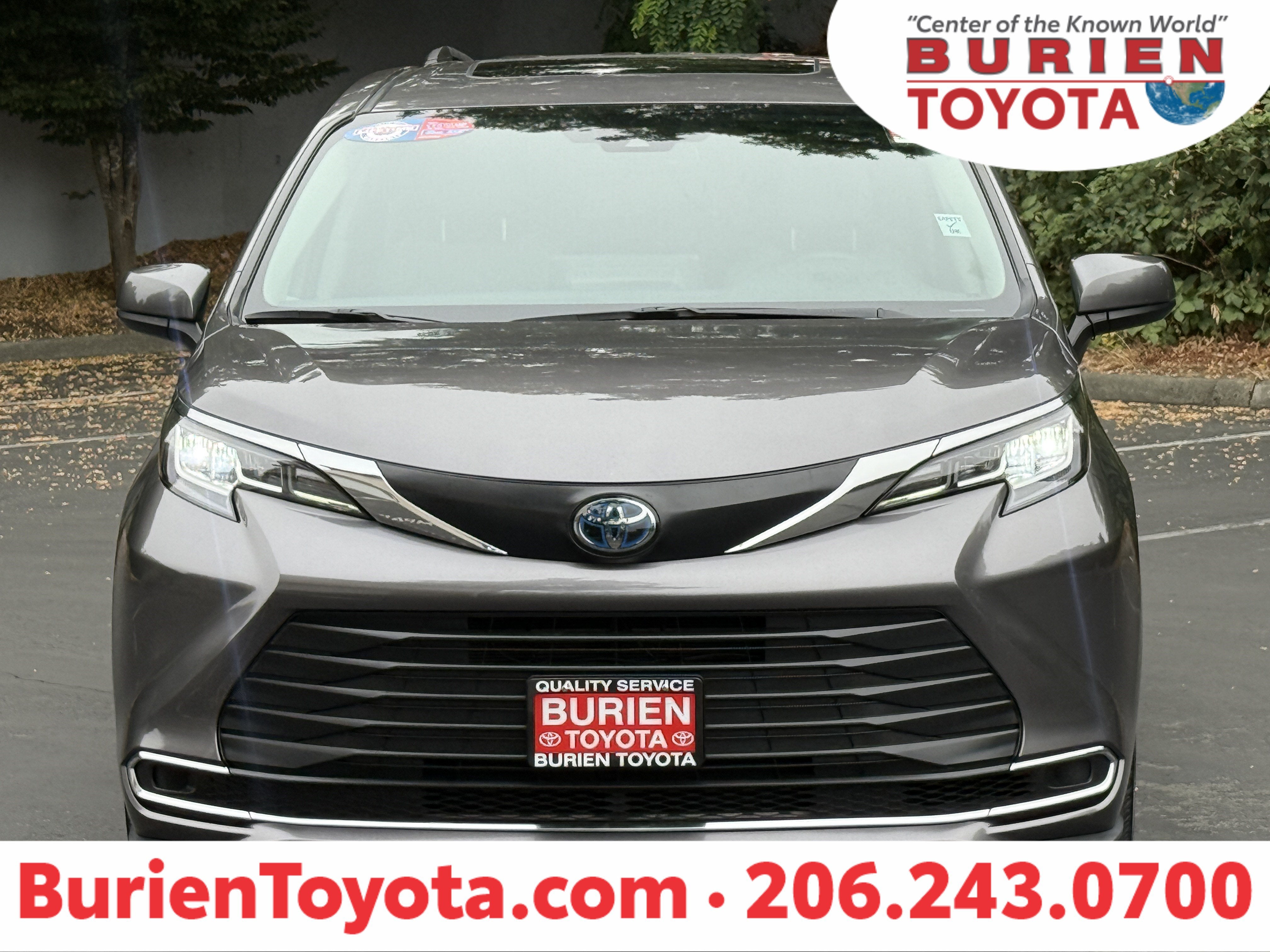 2023 Toyota Sienna XLE 8-Passenger
