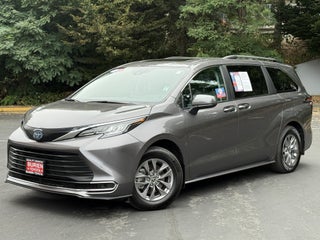 2023 Toyota Sienna XLE 8-Passenger