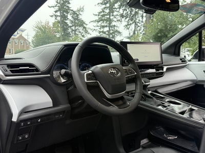 2025 Toyota Sienna XLE 8-Passenger