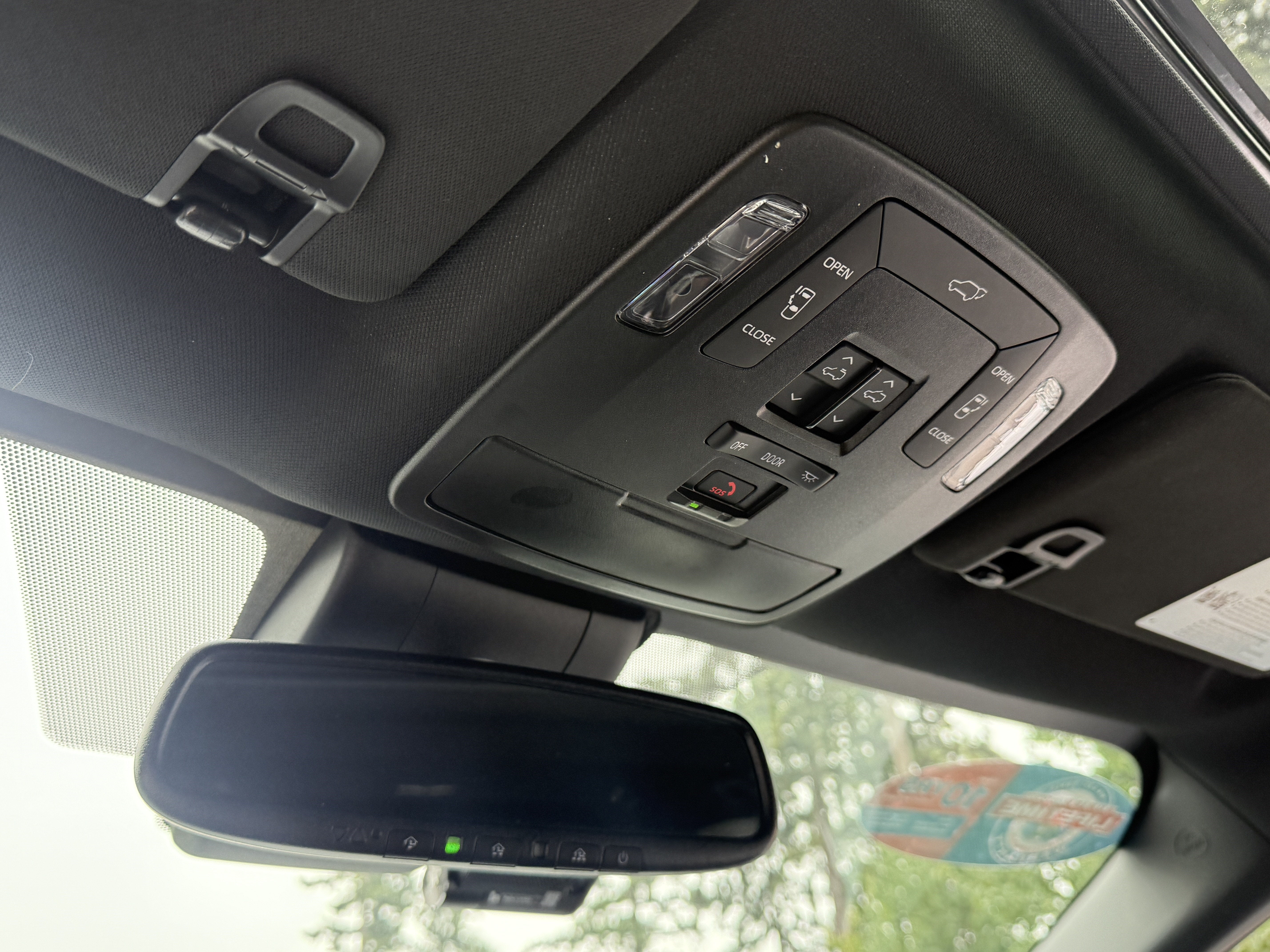 2025 Toyota Sienna XLE 8-Passenger