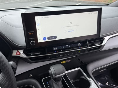 2025 Toyota Sienna XLE 8-Passenger