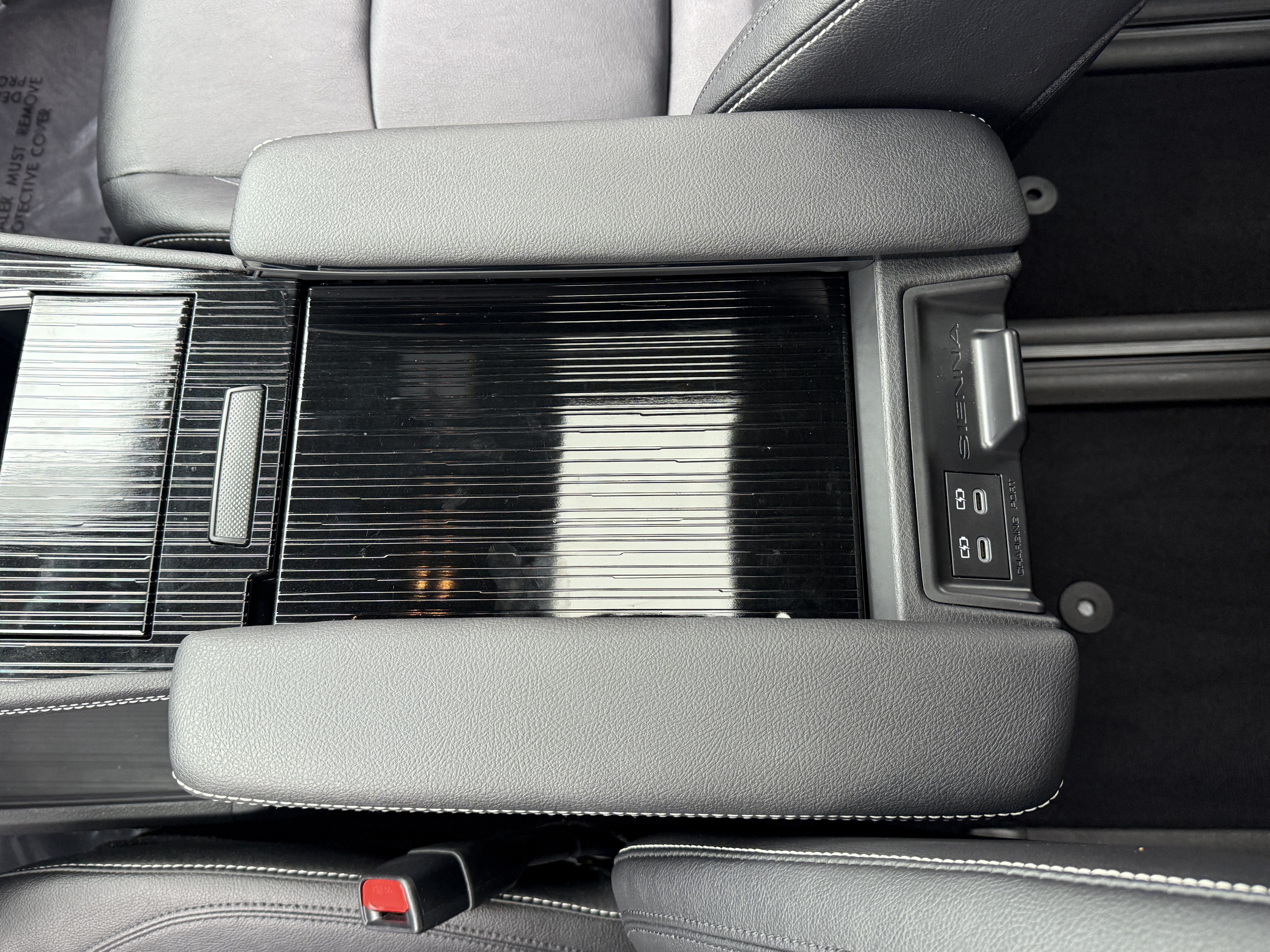 2025 Toyota Sienna XLE 8-Passenger