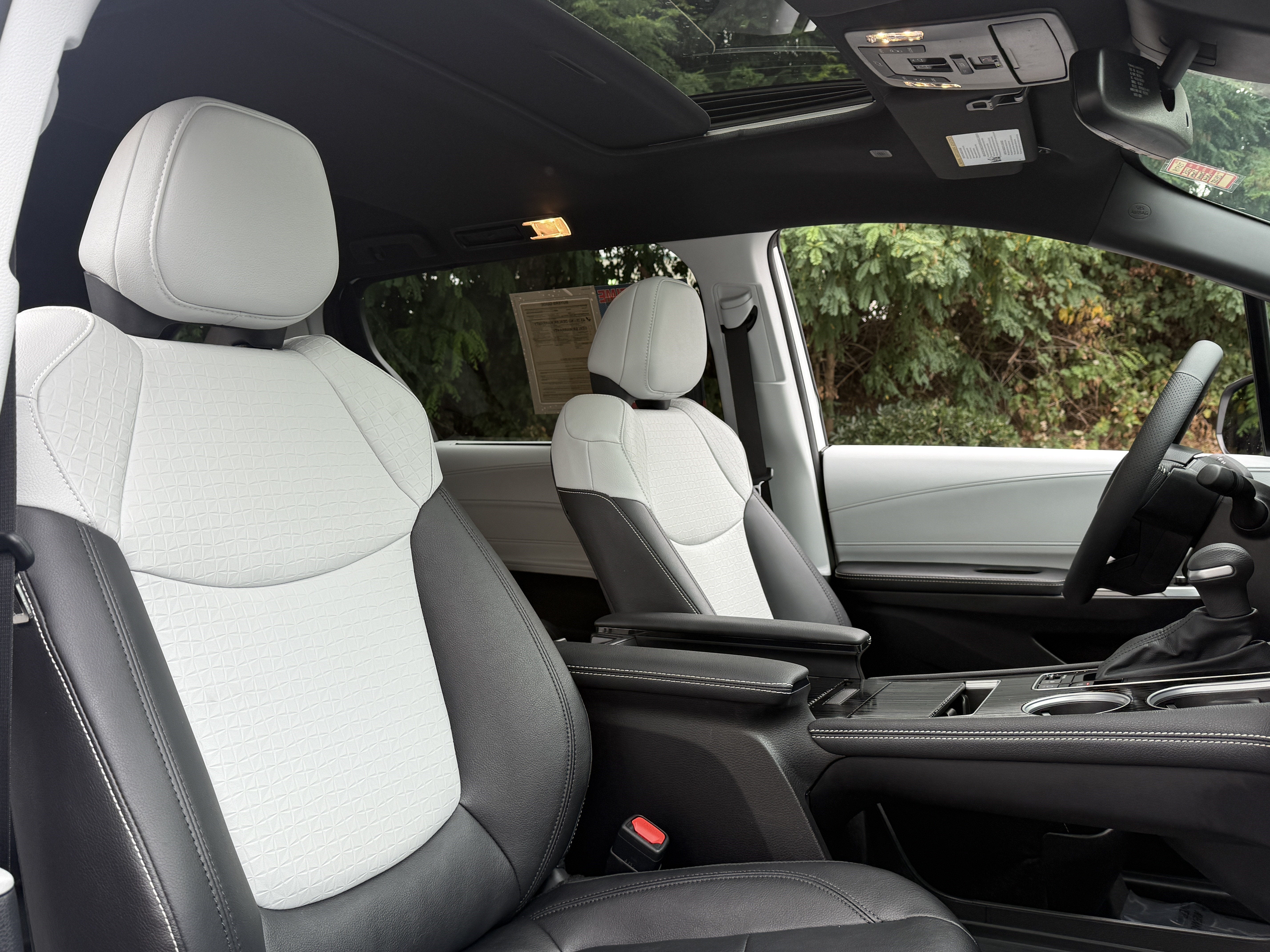 2025 Toyota Sienna XLE 8-Passenger