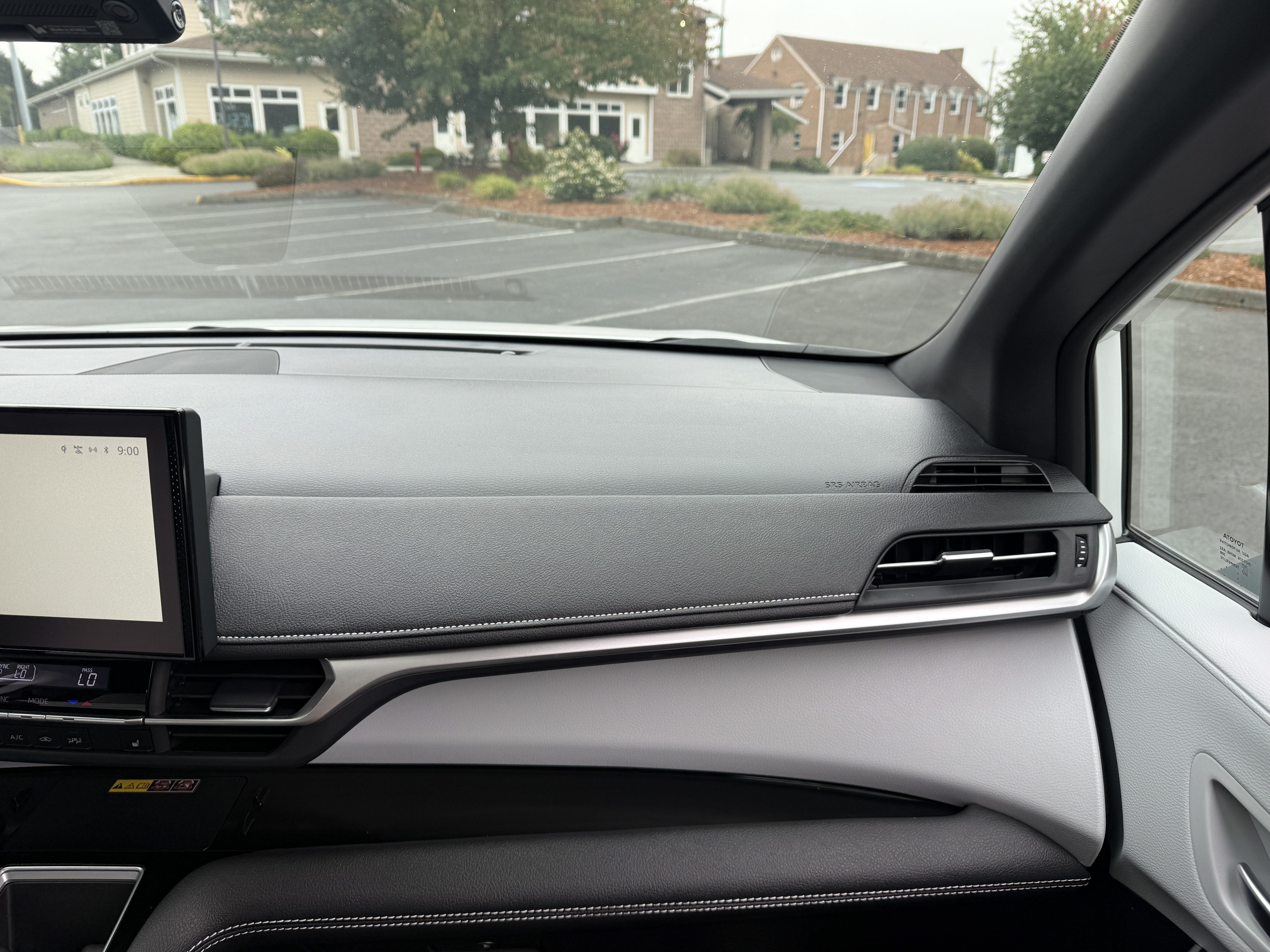 2025 Toyota Sienna XLE 8-Passenger