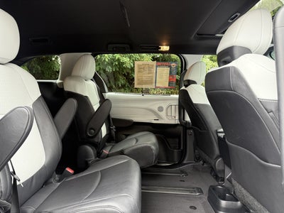2025 Toyota Sienna XLE 8-Passenger
