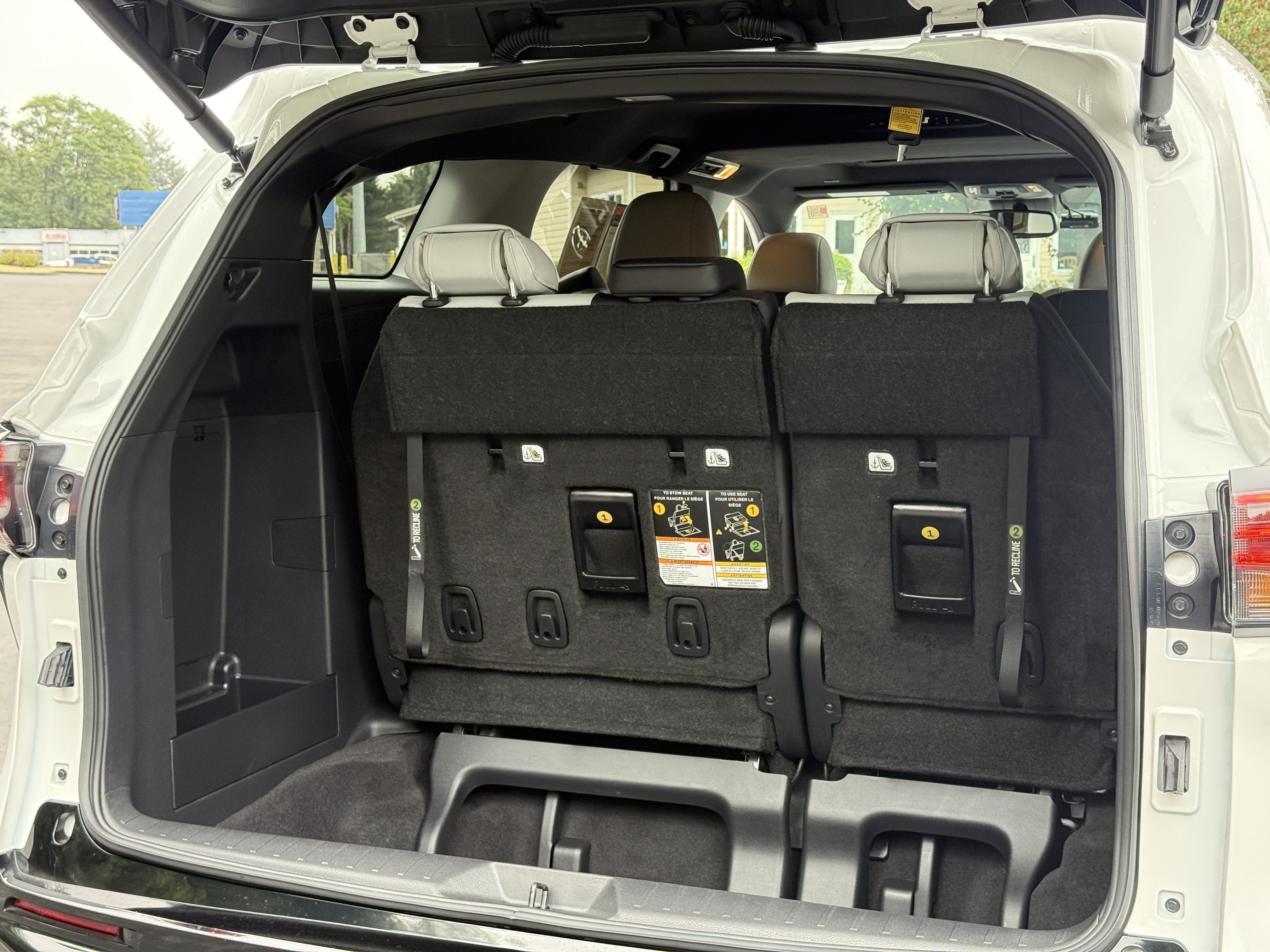 2025 Toyota Sienna XLE 8-Passenger
