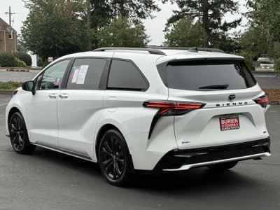 2025 Toyota Sienna XLE 8-Passenger