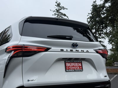 2025 Toyota Sienna XLE 8-Passenger