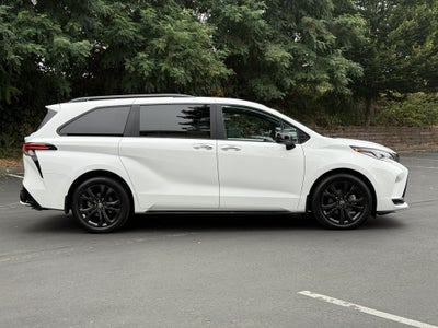 2025 Toyota Sienna XLE 8-Passenger