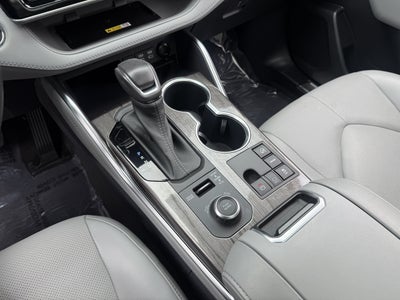 2023 Toyota Highlander Platinum