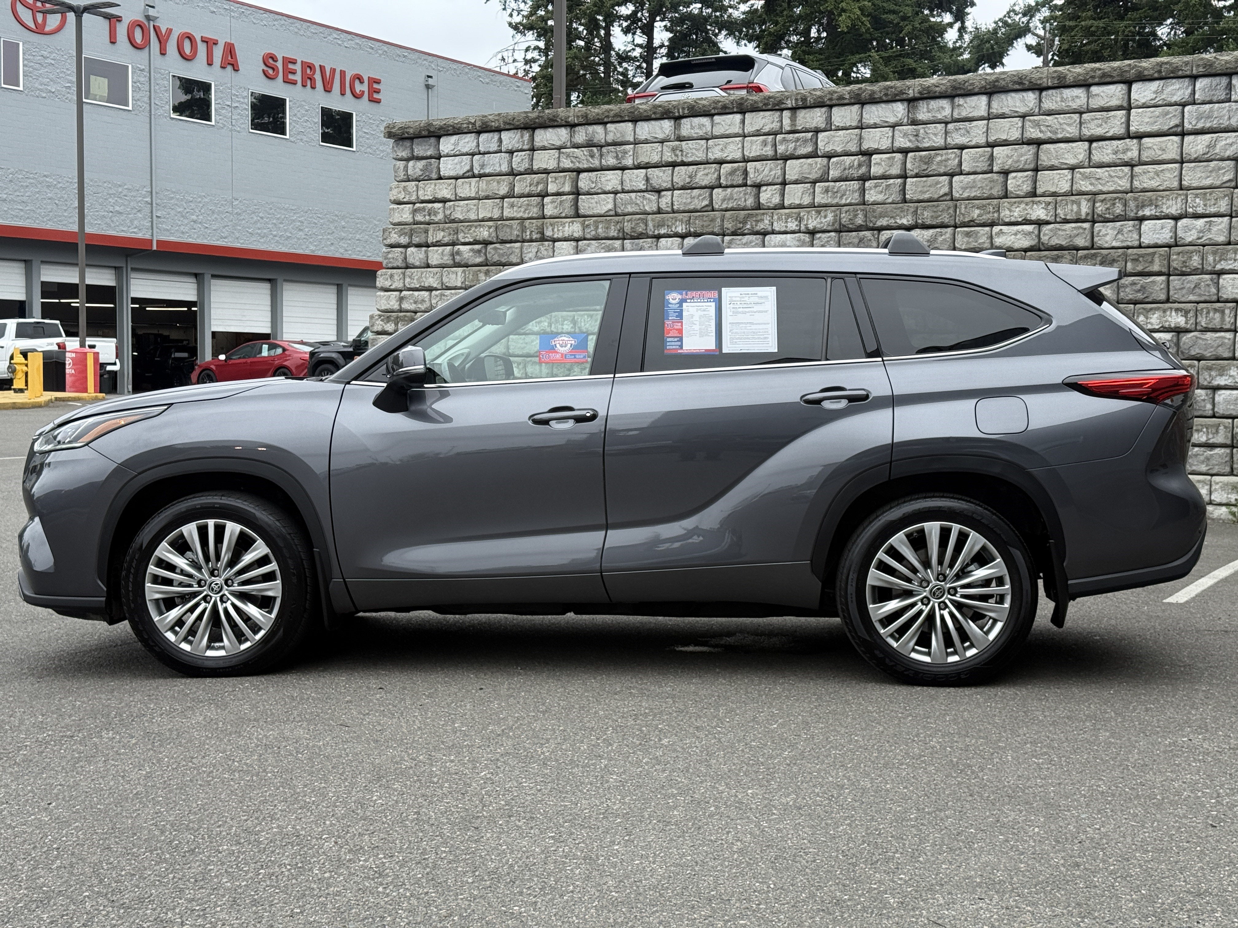 2023 Toyota Highlander Platinum