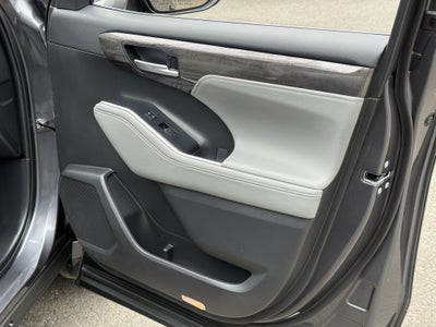 2023 Toyota Highlander Platinum