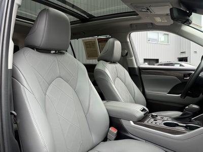 2023 Toyota Highlander Platinum