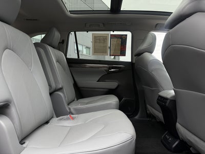 2023 Toyota Highlander Platinum