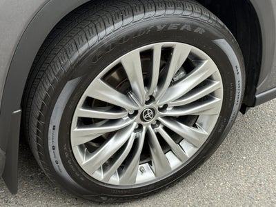 2023 Toyota Highlander Platinum