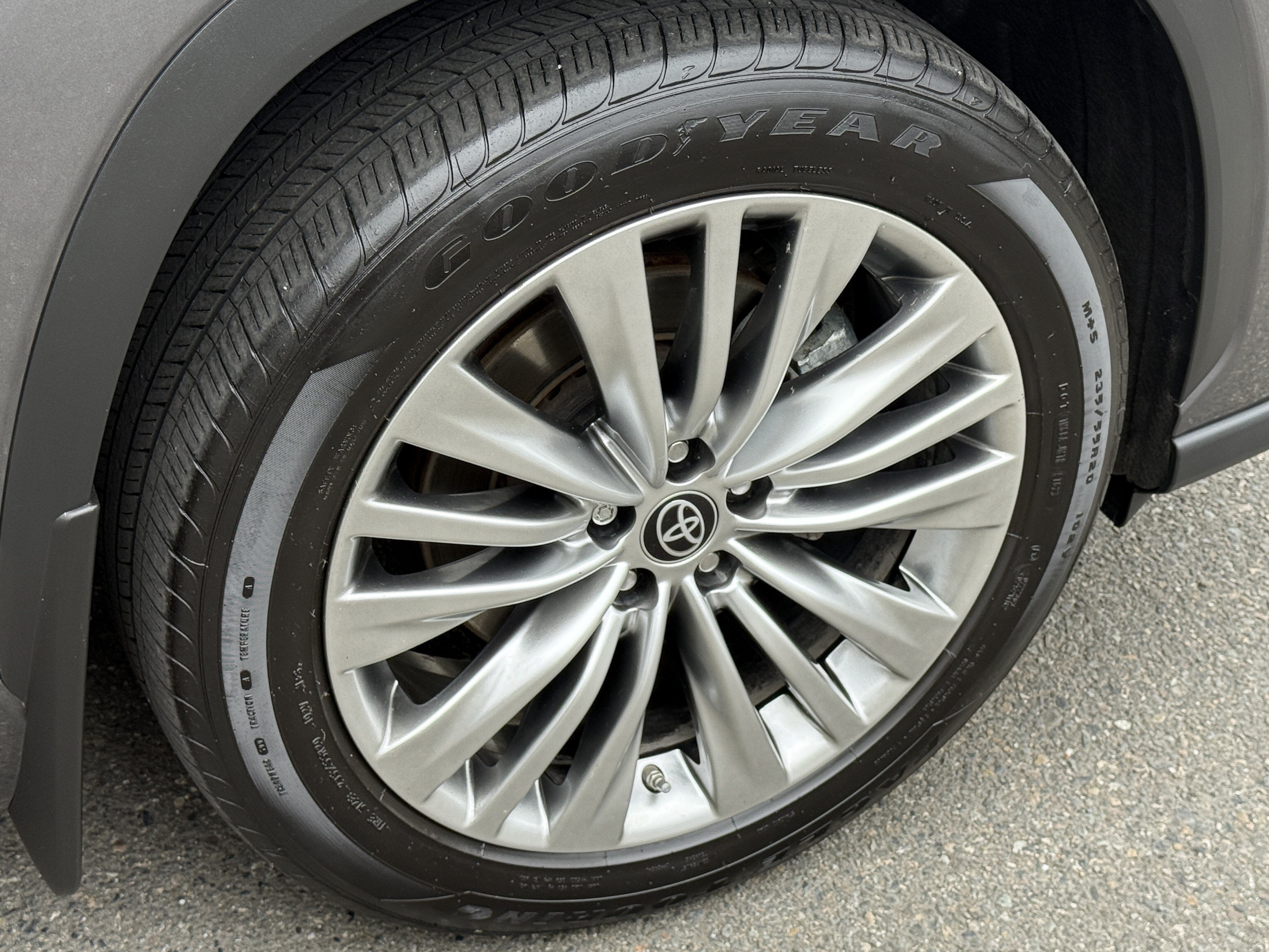 2023 Toyota Highlander Platinum