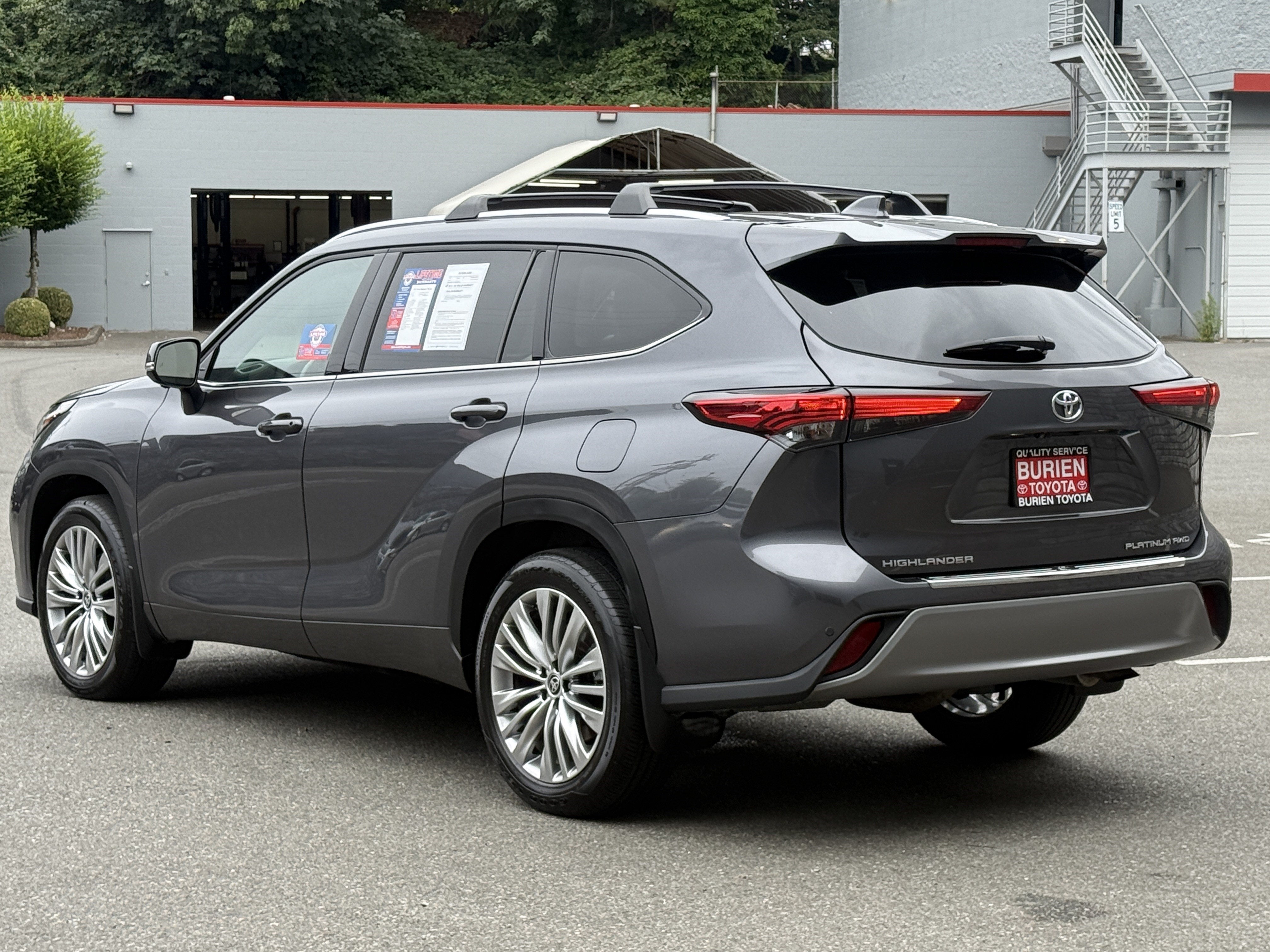 2023 Toyota Highlander Platinum