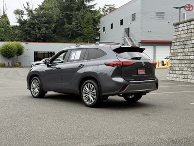 2023 Toyota Highlander Platinum