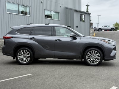 2023 Toyota Highlander Platinum