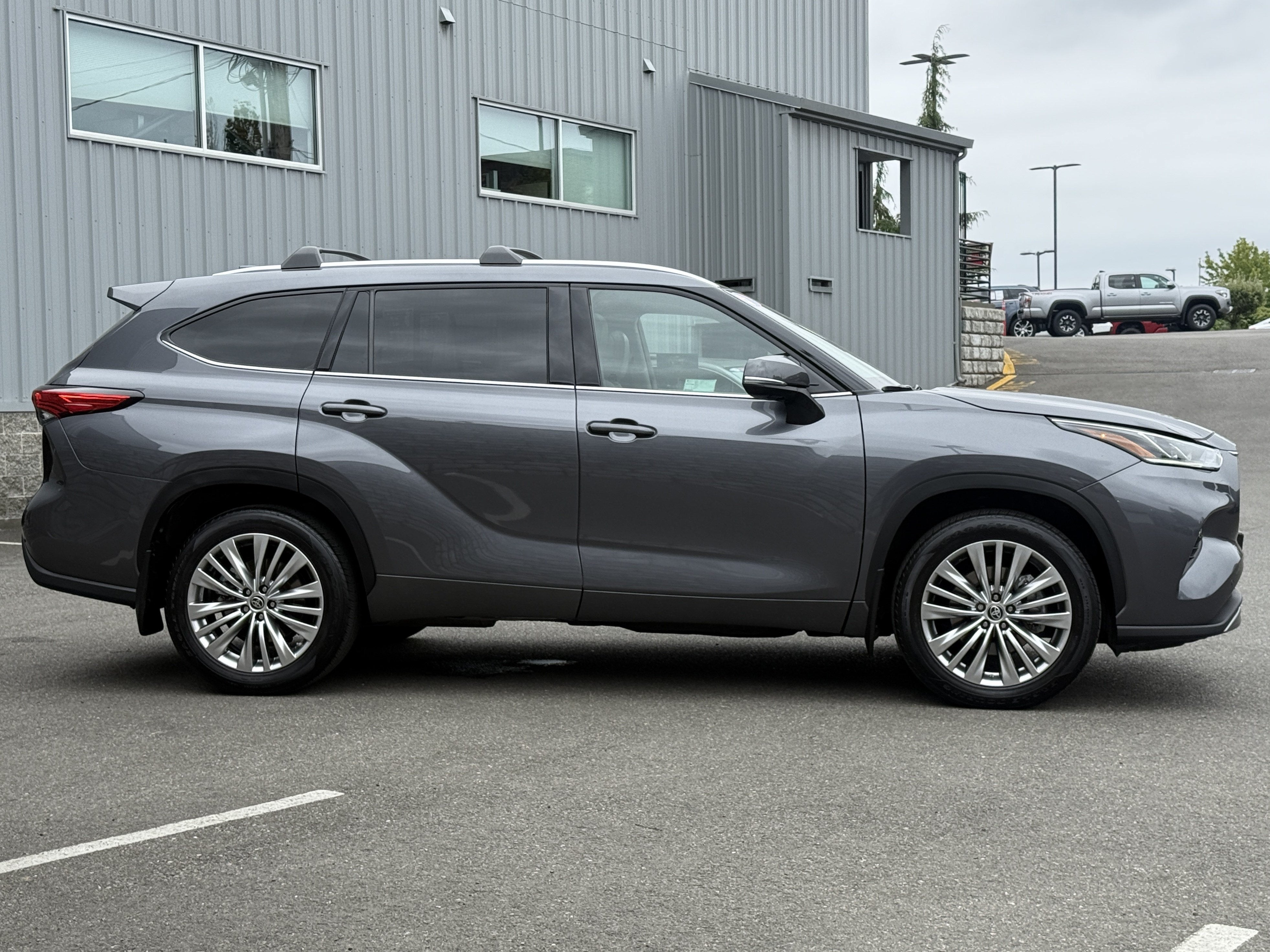2023 Toyota Highlander Platinum
