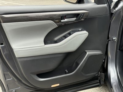 2023 Toyota Highlander Platinum