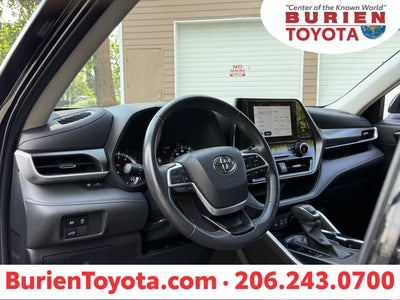 2024 Toyota Highlander LE