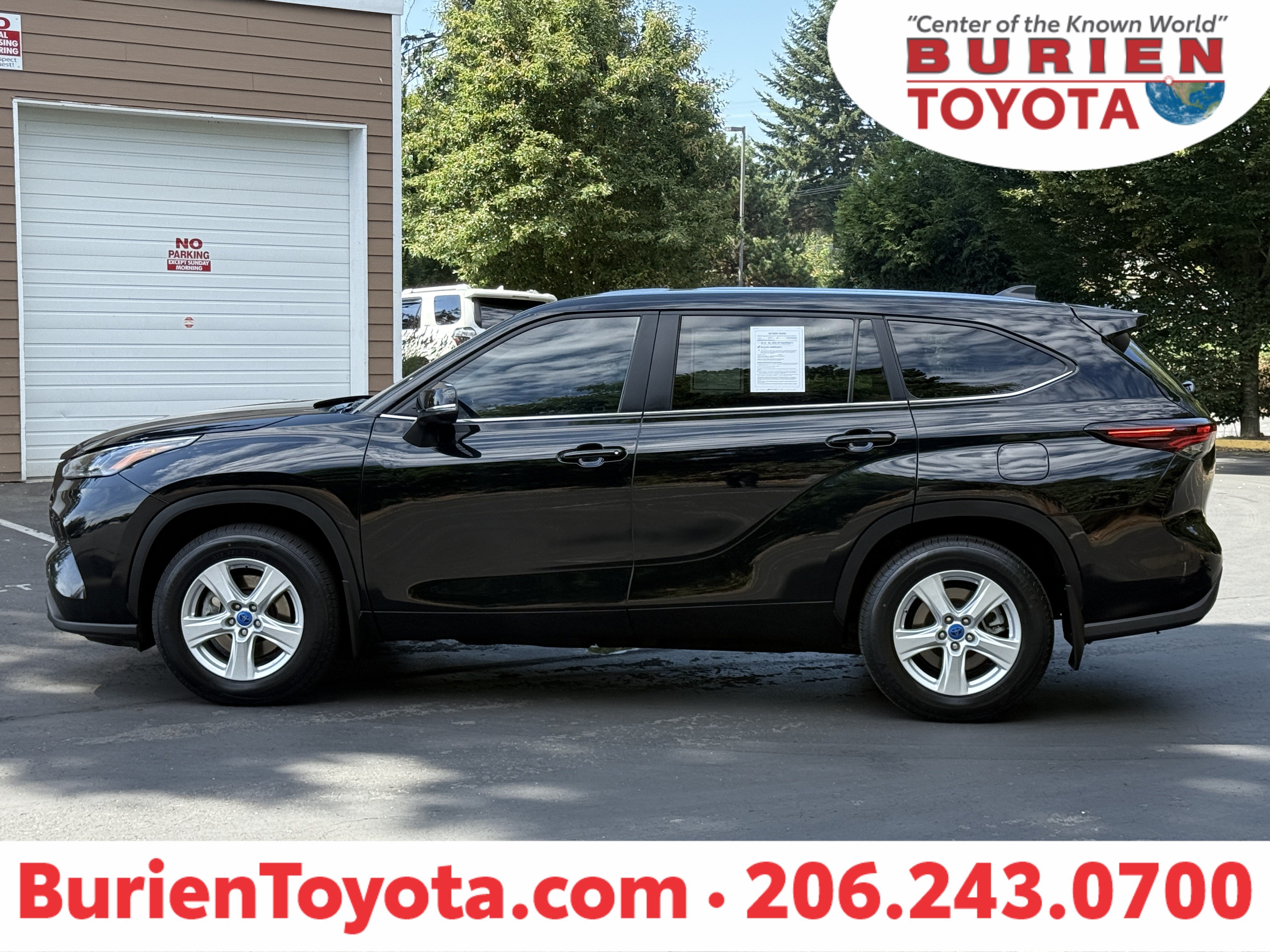 2024 Toyota Highlander LE