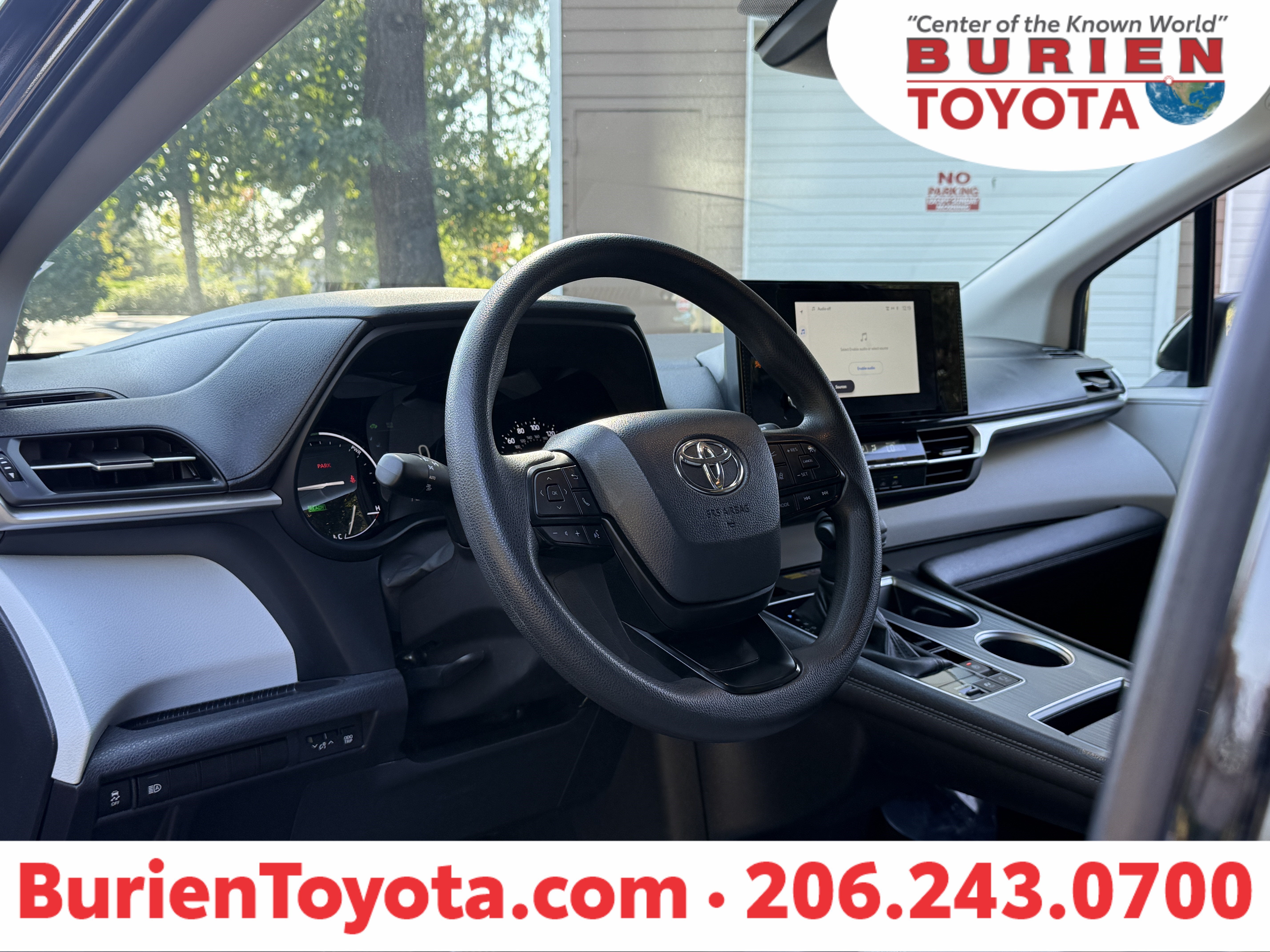 2025 Toyota Sienna LE