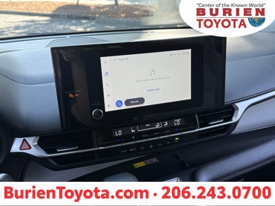 2025 Toyota Sienna LE