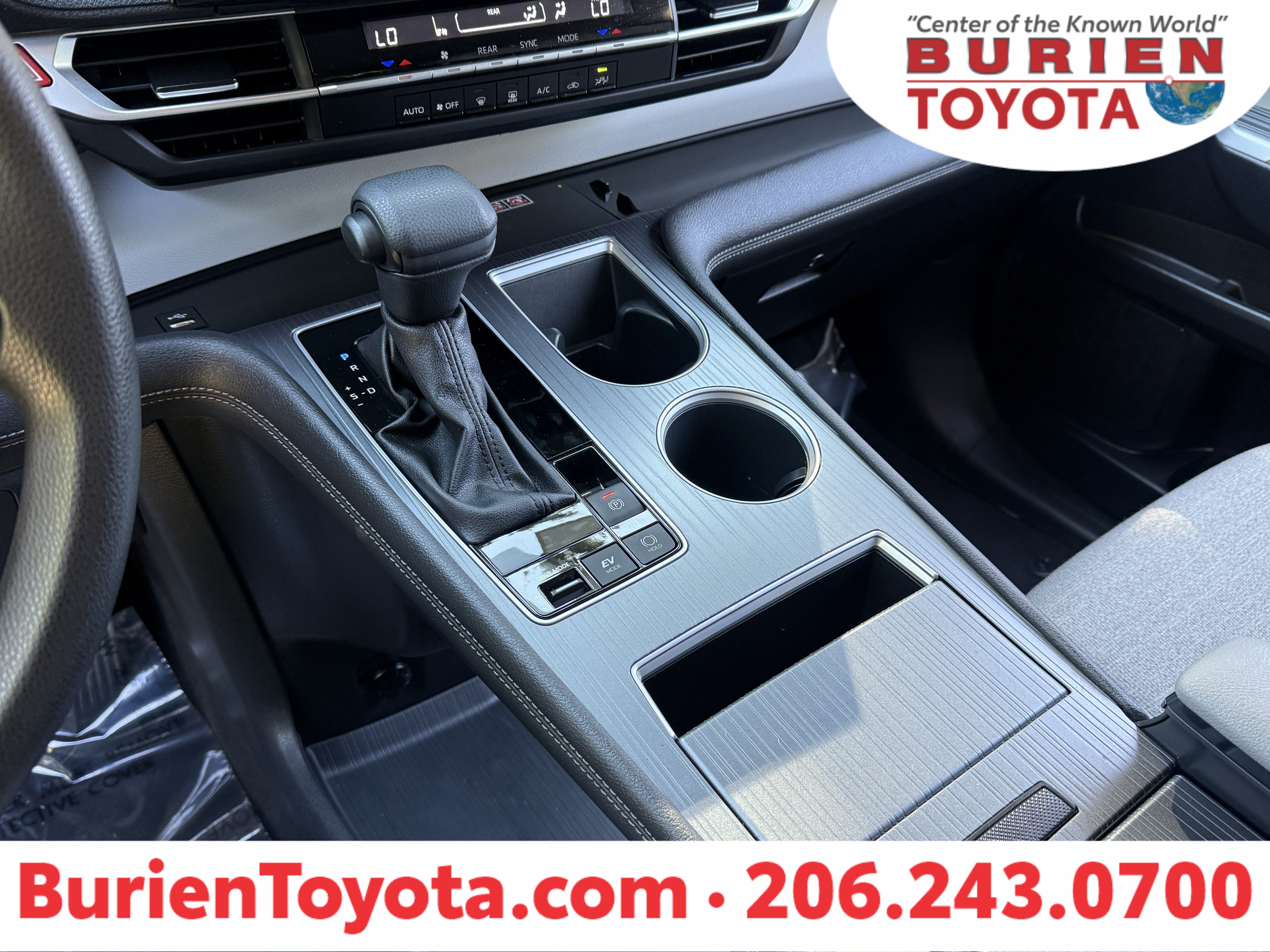 2025 Toyota Sienna LE