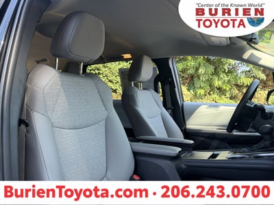 2025 Toyota Sienna LE