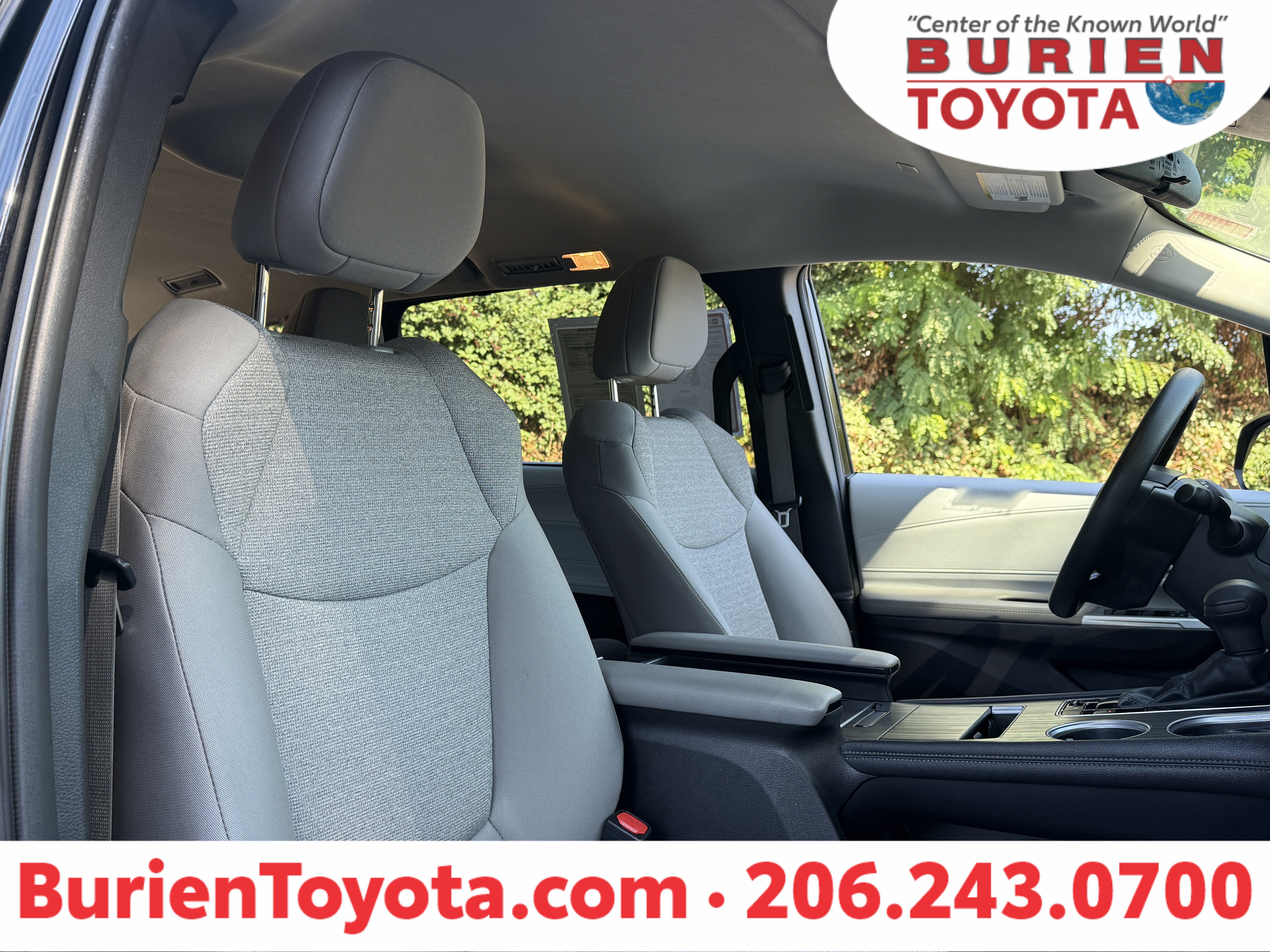 2025 Toyota Sienna LE