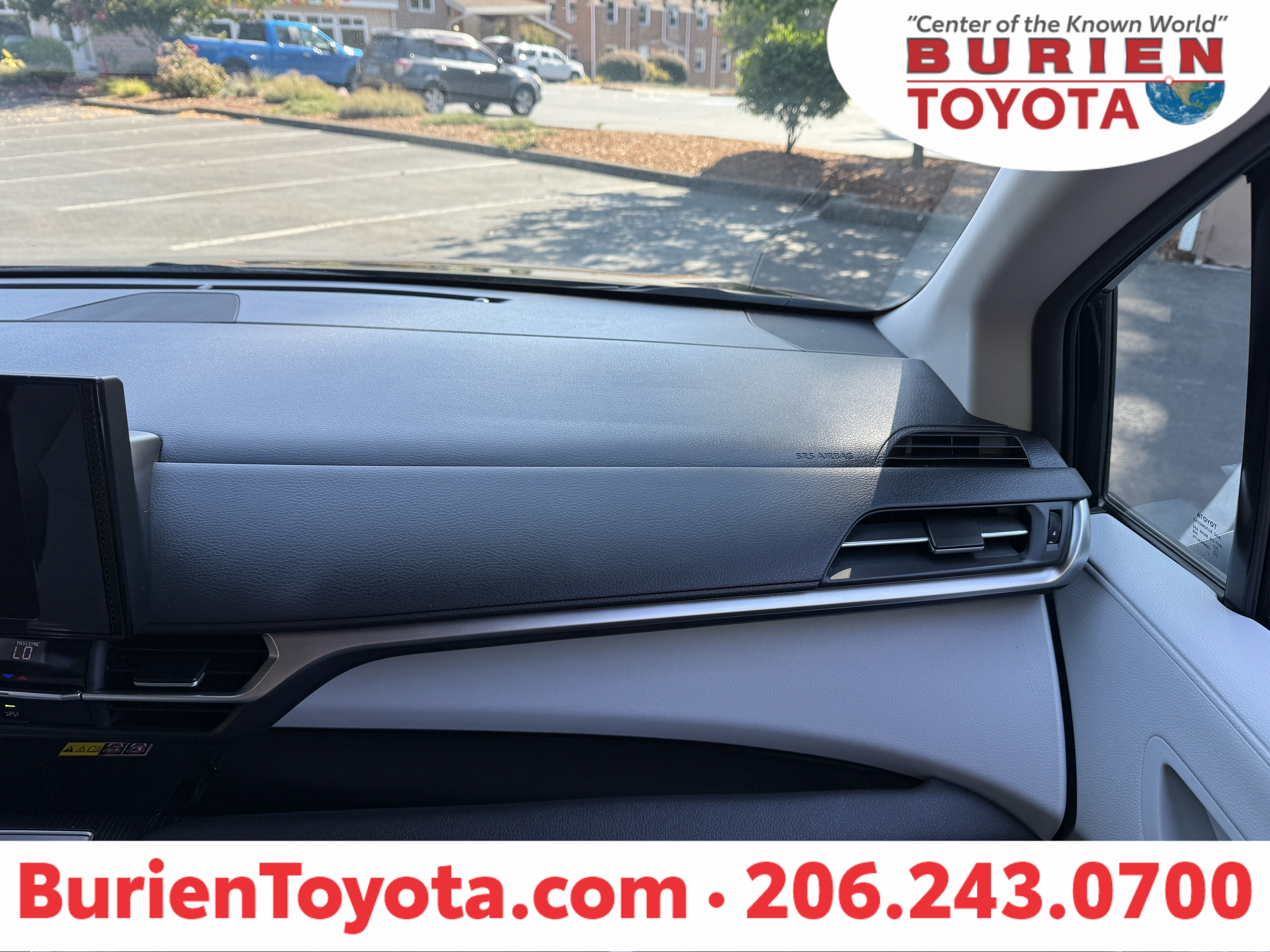 2025 Toyota Sienna LE