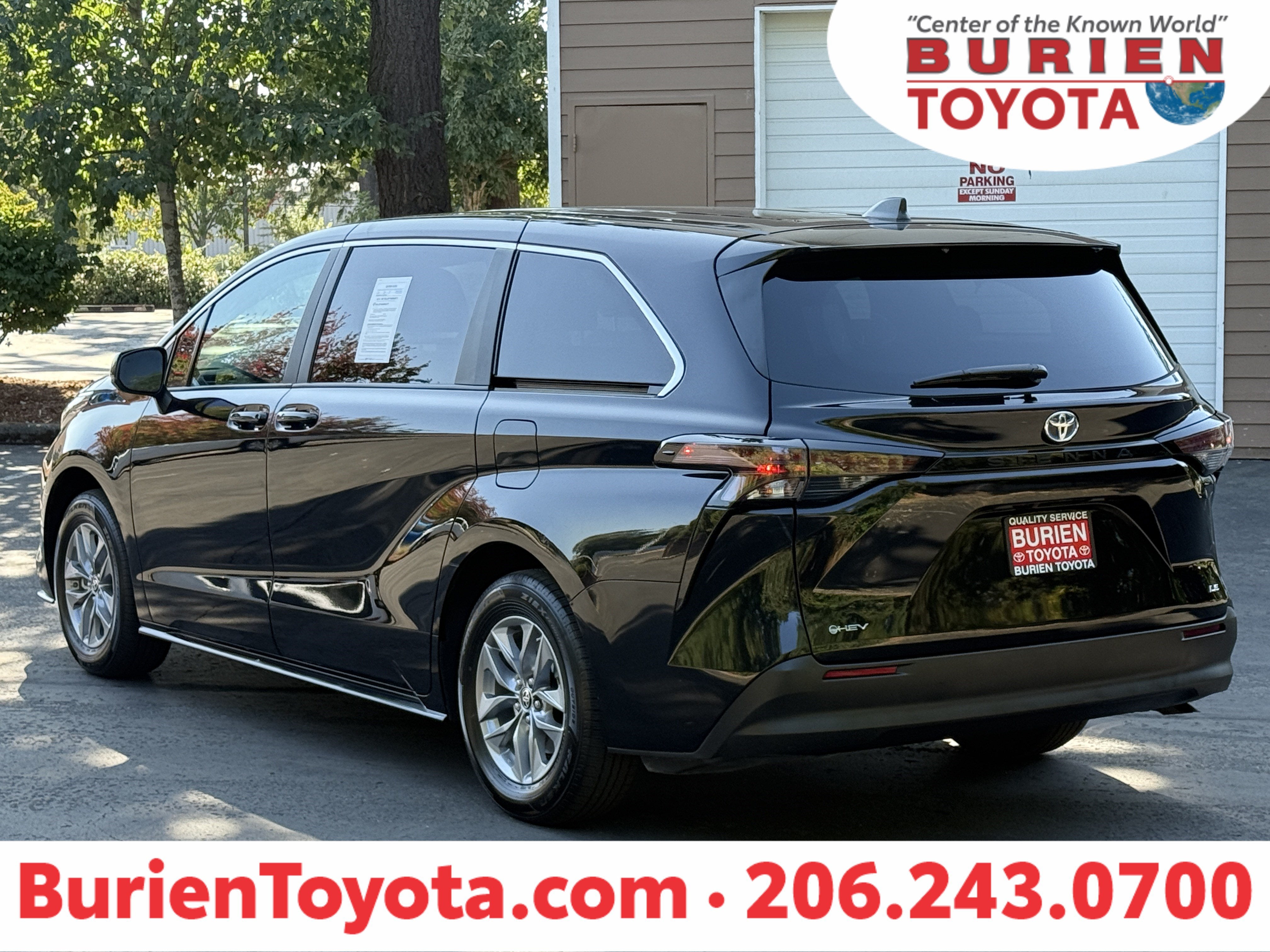 2025 Toyota Sienna LE