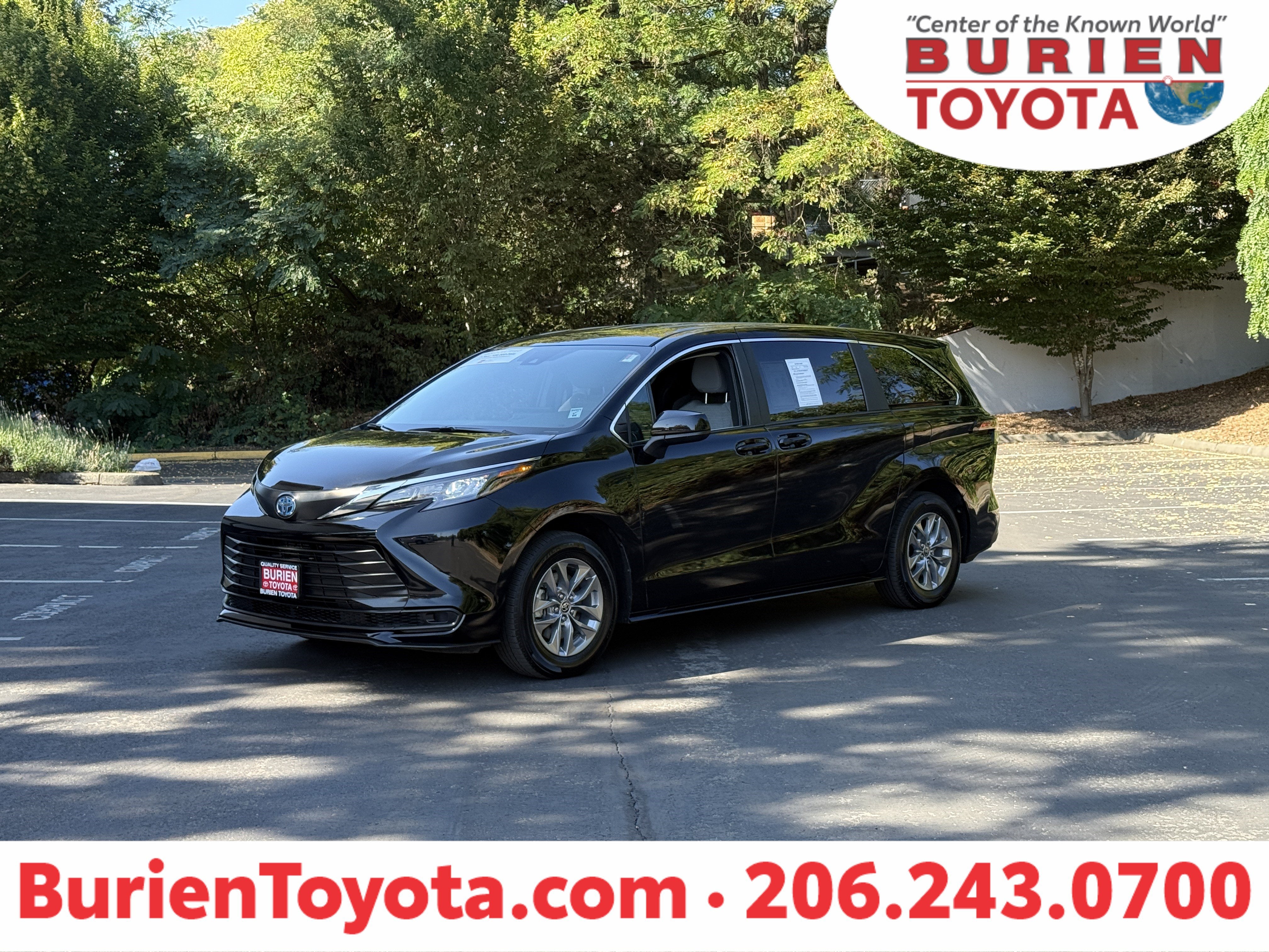 2025 Toyota Sienna LE