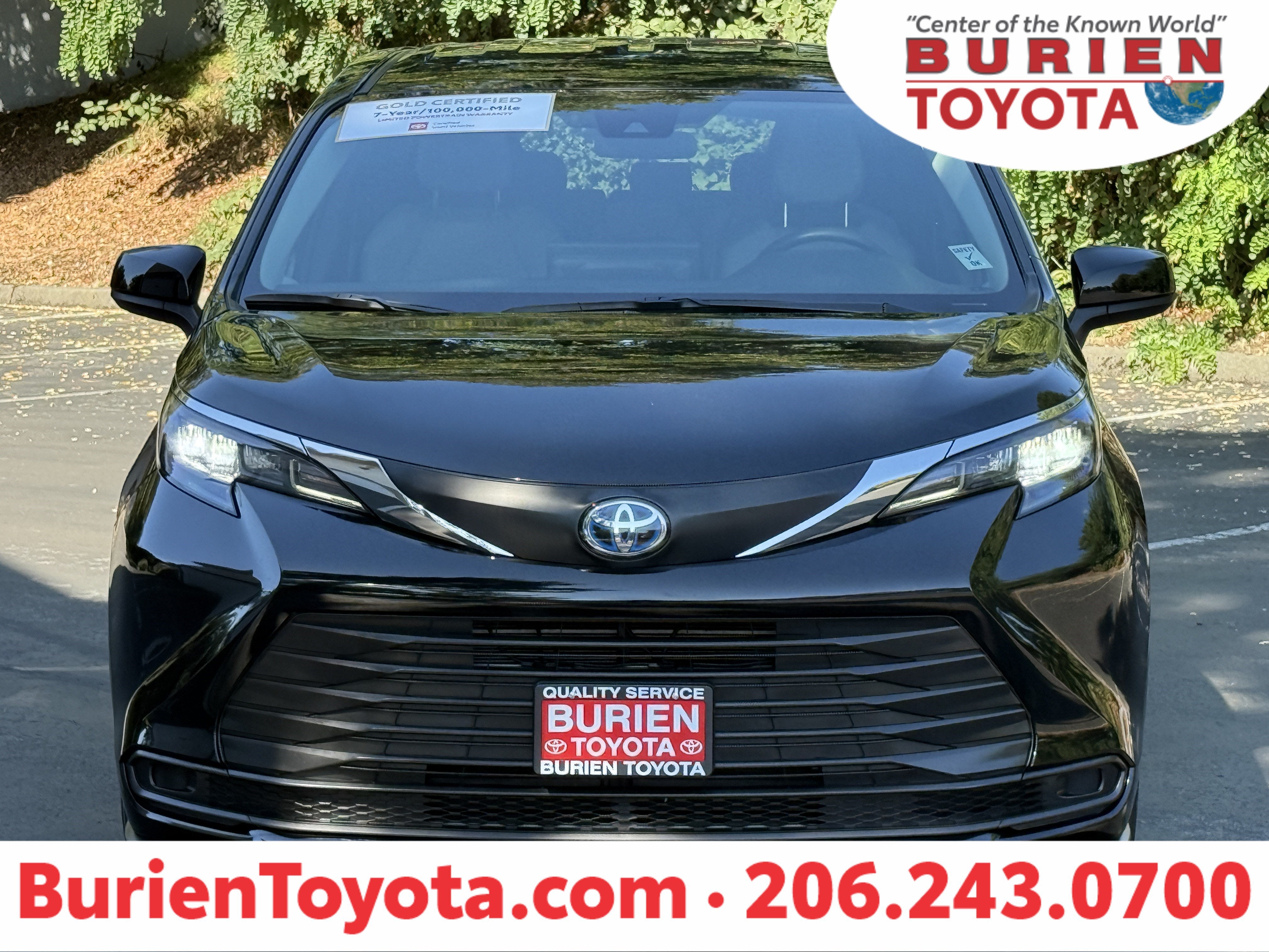2025 Toyota Sienna LE