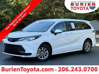 2025 Toyota Sienna LE 8-Passenger