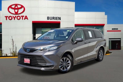 2021 Toyota Sienna LE 8-Passenger