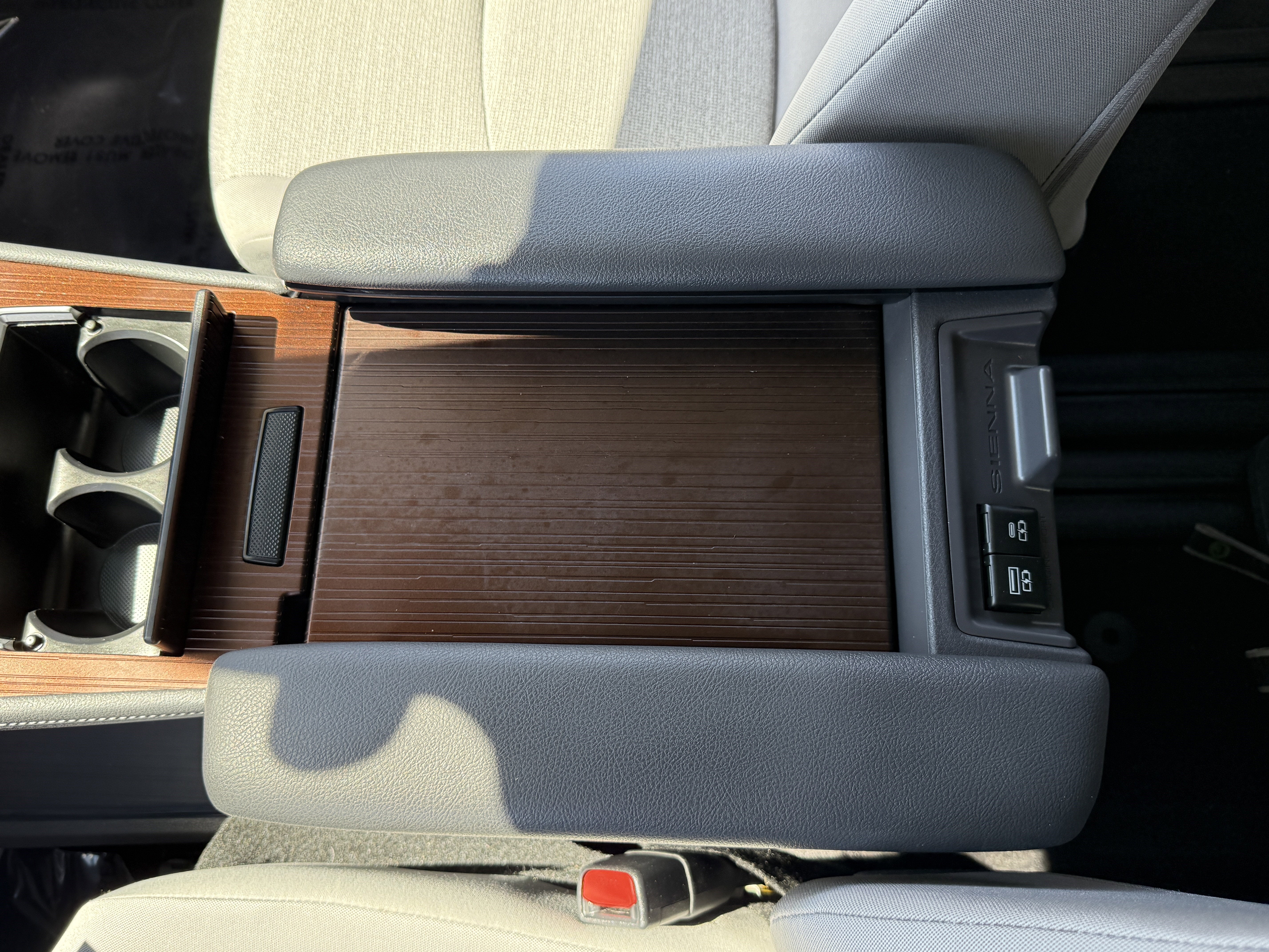 2021 Toyota Sienna LE 8-Passenger