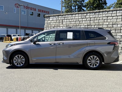 2021 Toyota Sienna LE 8-Passenger