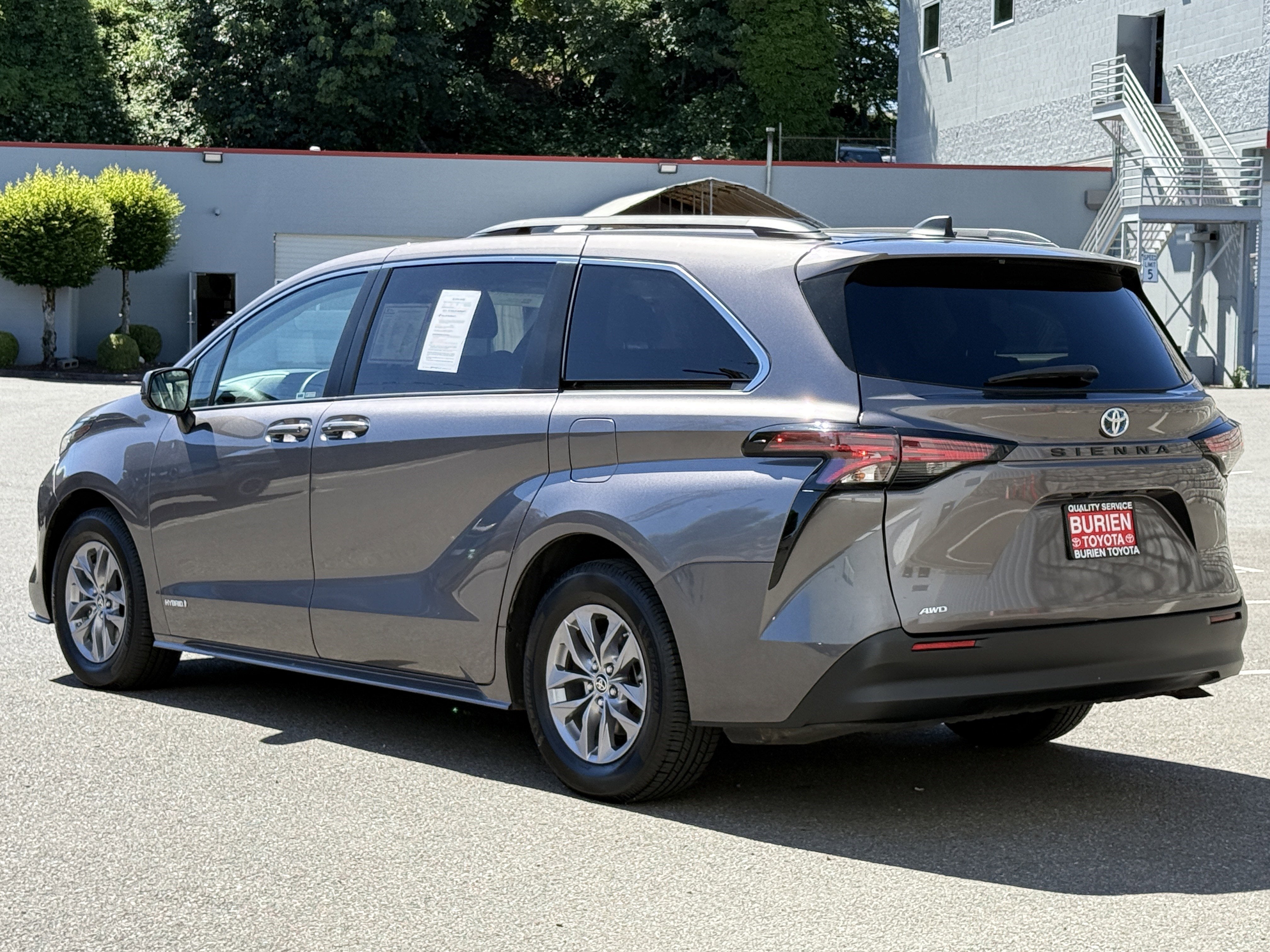 2021 Toyota Sienna LE 8-Passenger
