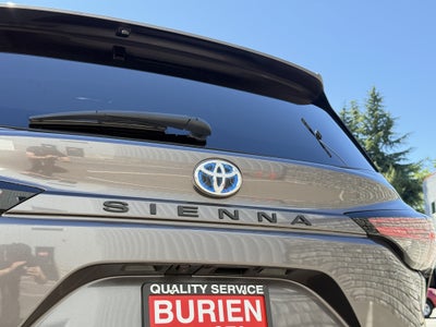 2021 Toyota Sienna LE 8-Passenger